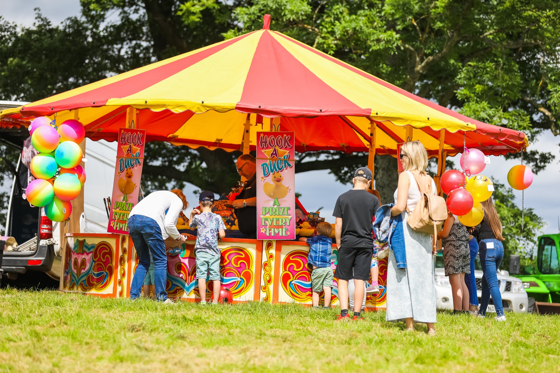 Funfair and amusement stalls for kids